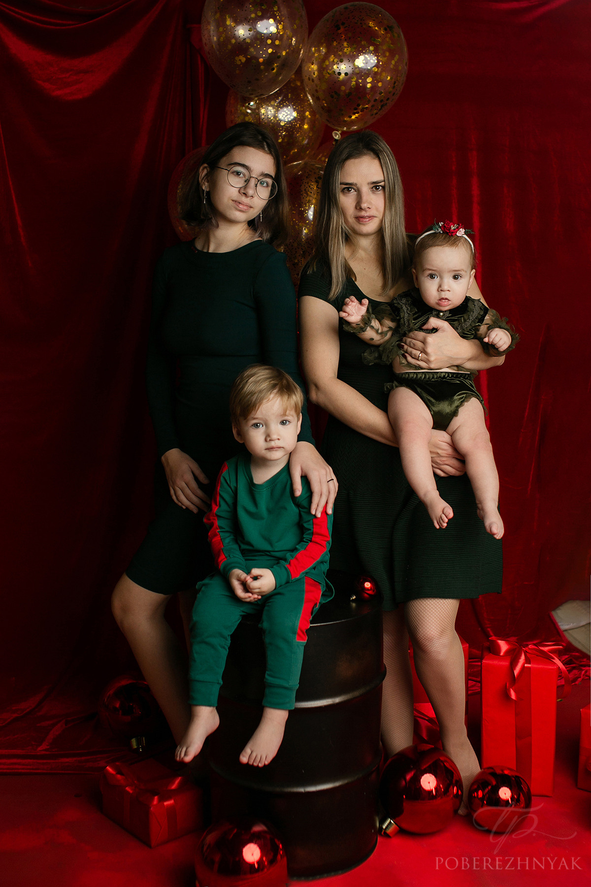 Новогодние Аглая и Демид. Фотограф новорожденных во Владивостоке Татьяна Побережняк