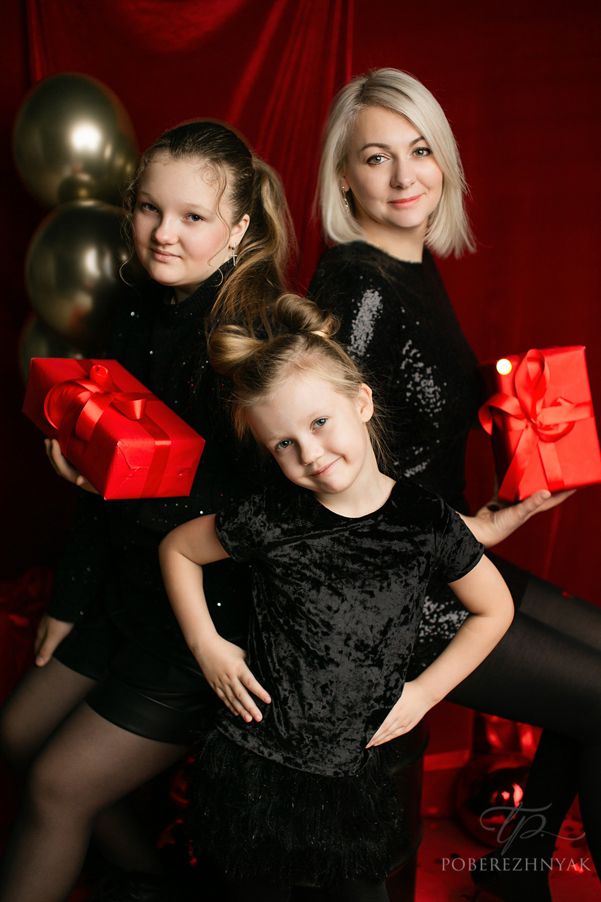 Новогодняя семейная Аня и Вика. Фотограф новорожденных во Владивостоке Татьяна Побережняк