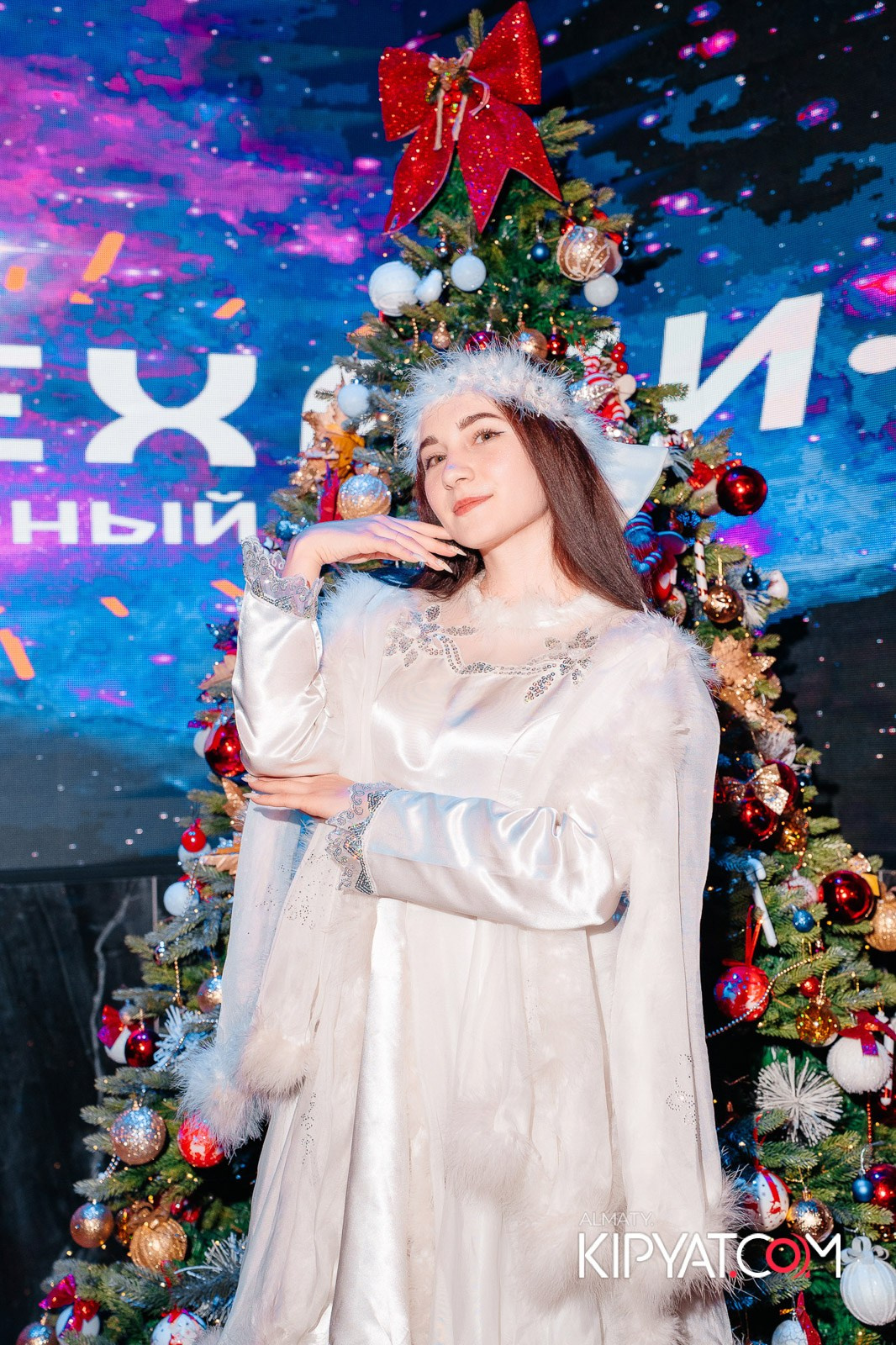 БАР ПАНАЕХАЛИ НА ТОЛЕ БИ. КИПЯТКОМ АЛМАТЫ!