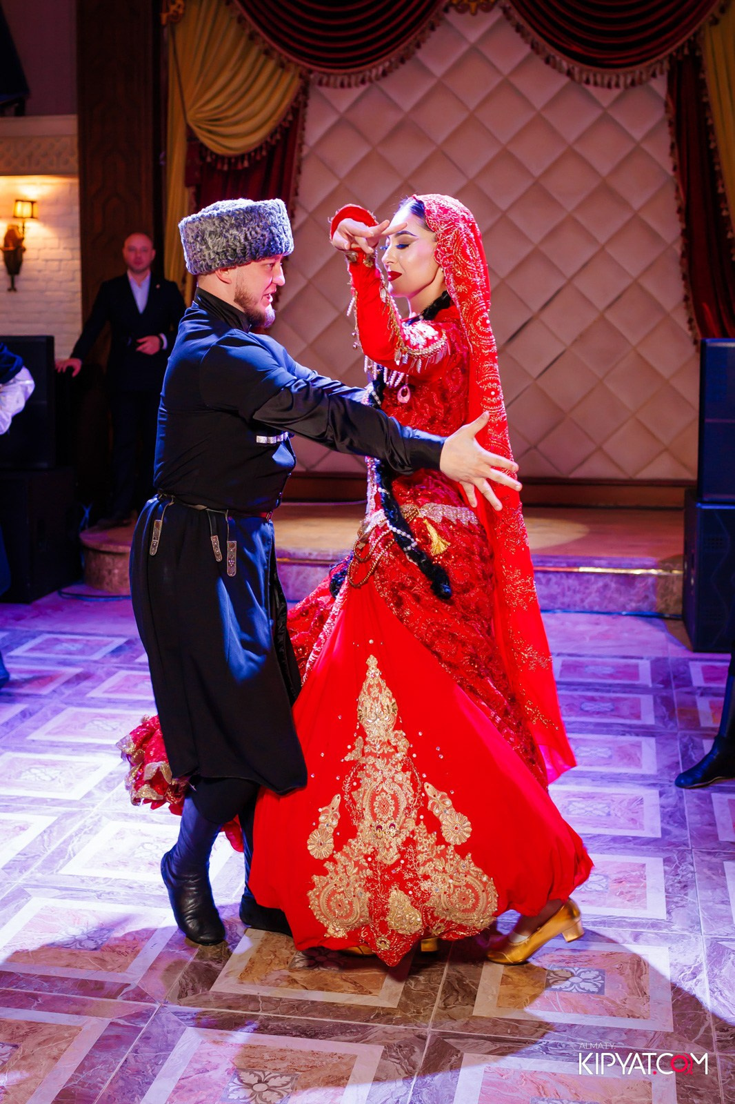 РЕСТОРАН ALAZANI. КИПЯТКОМ АЛМАТЫ!