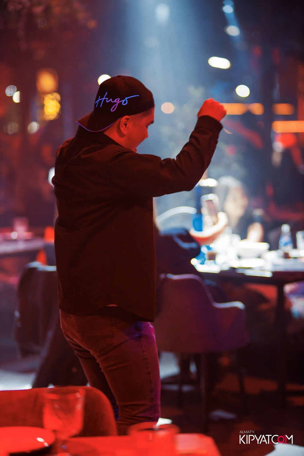 FRIENDS BAR & TERRACE. КИПЯТКОМ АЛМАТЫ!