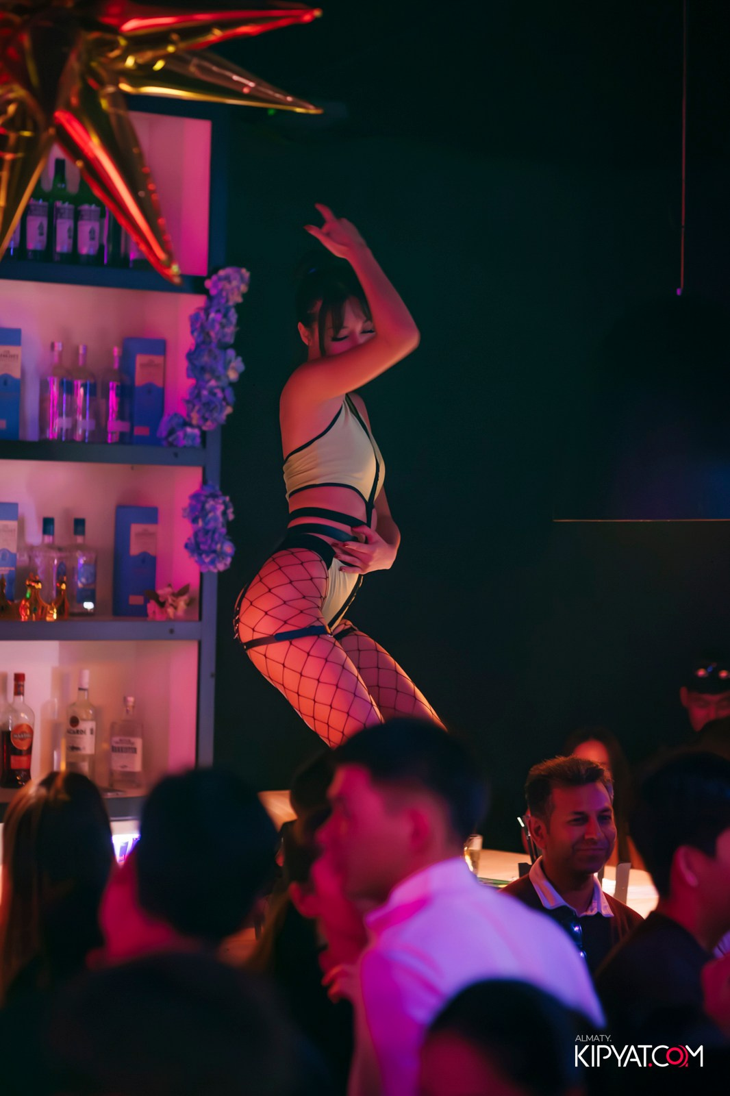 UYAT EMES BAR. КИПЯТКОМ АЛМАТЫ!