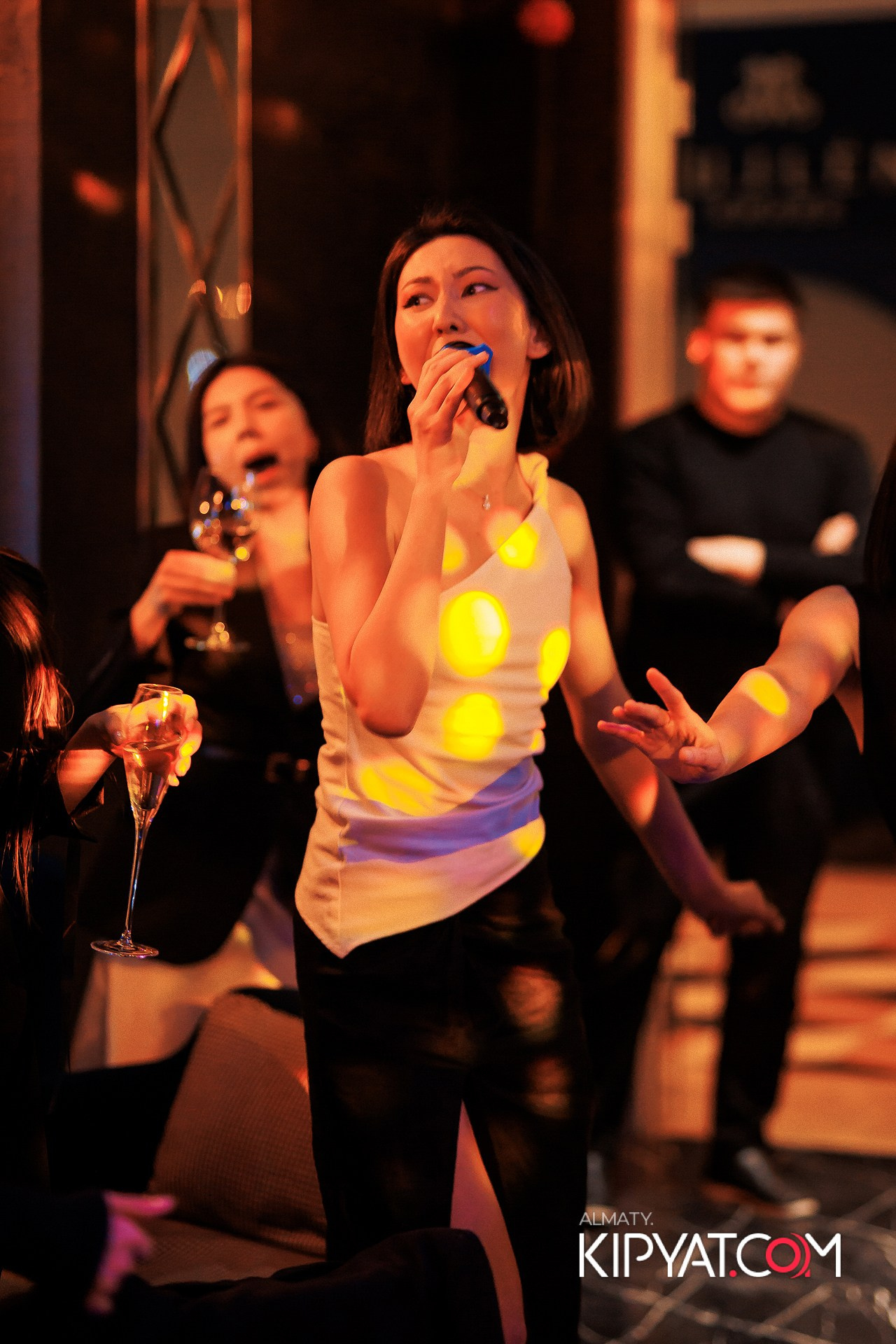 MOOD KARAOKE & TERRACE. КИПЯТКОМ АЛМАТЫ!