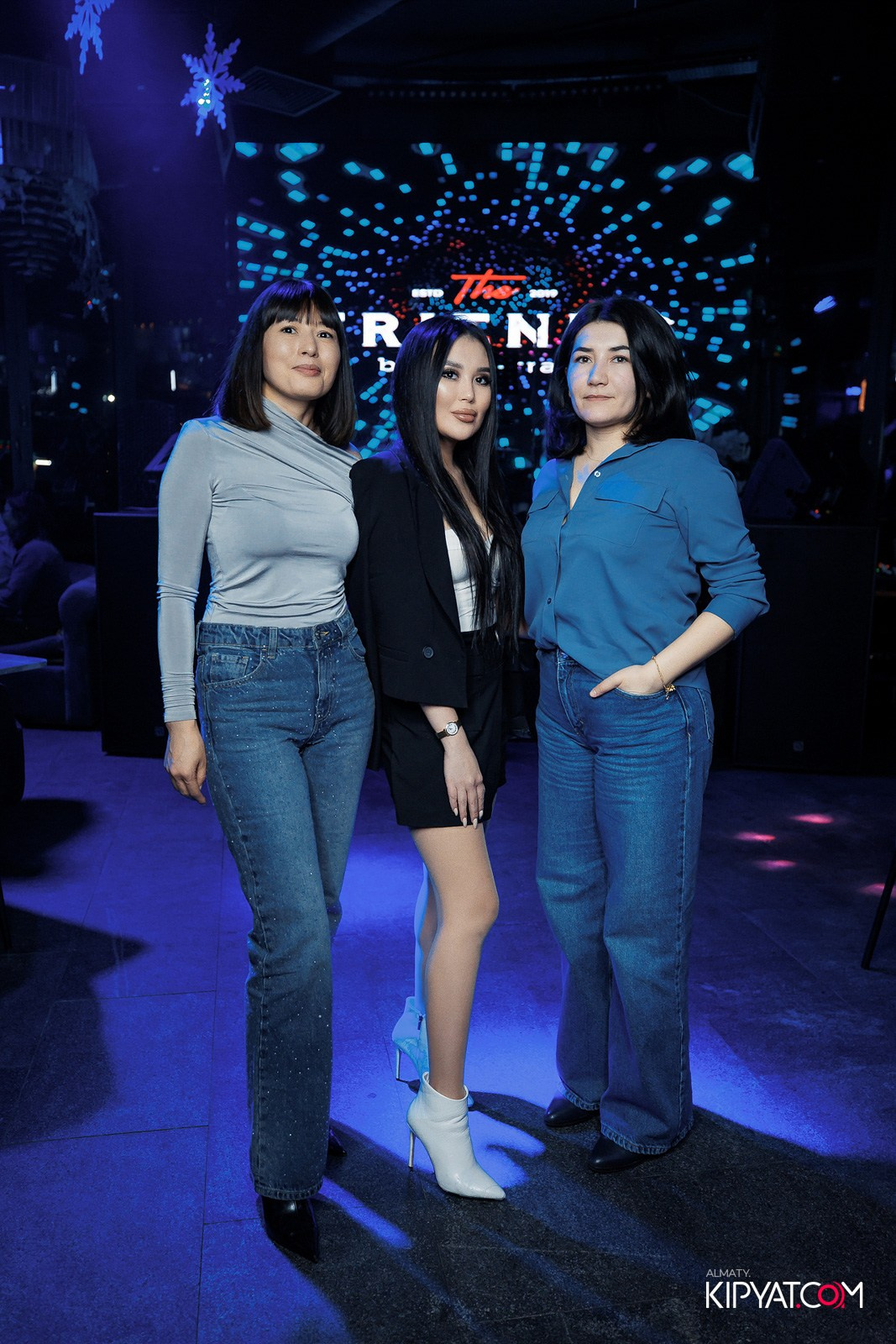 FRIENDS BAR & TERRACE. КИПЯТКОМ АЛМАТЫ!