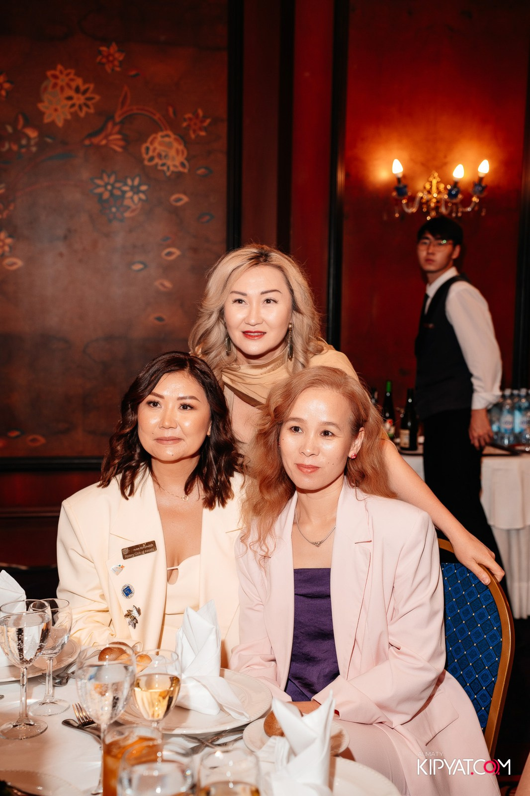БЛАГОТВОРИТЕЛЬНЫЙ УЖИН В ЧЕСТЬ 30-ЛЕТИЯ ROTARY CLUB OF ALMATY. КИПЯТКОМ АЛМАТЫ!