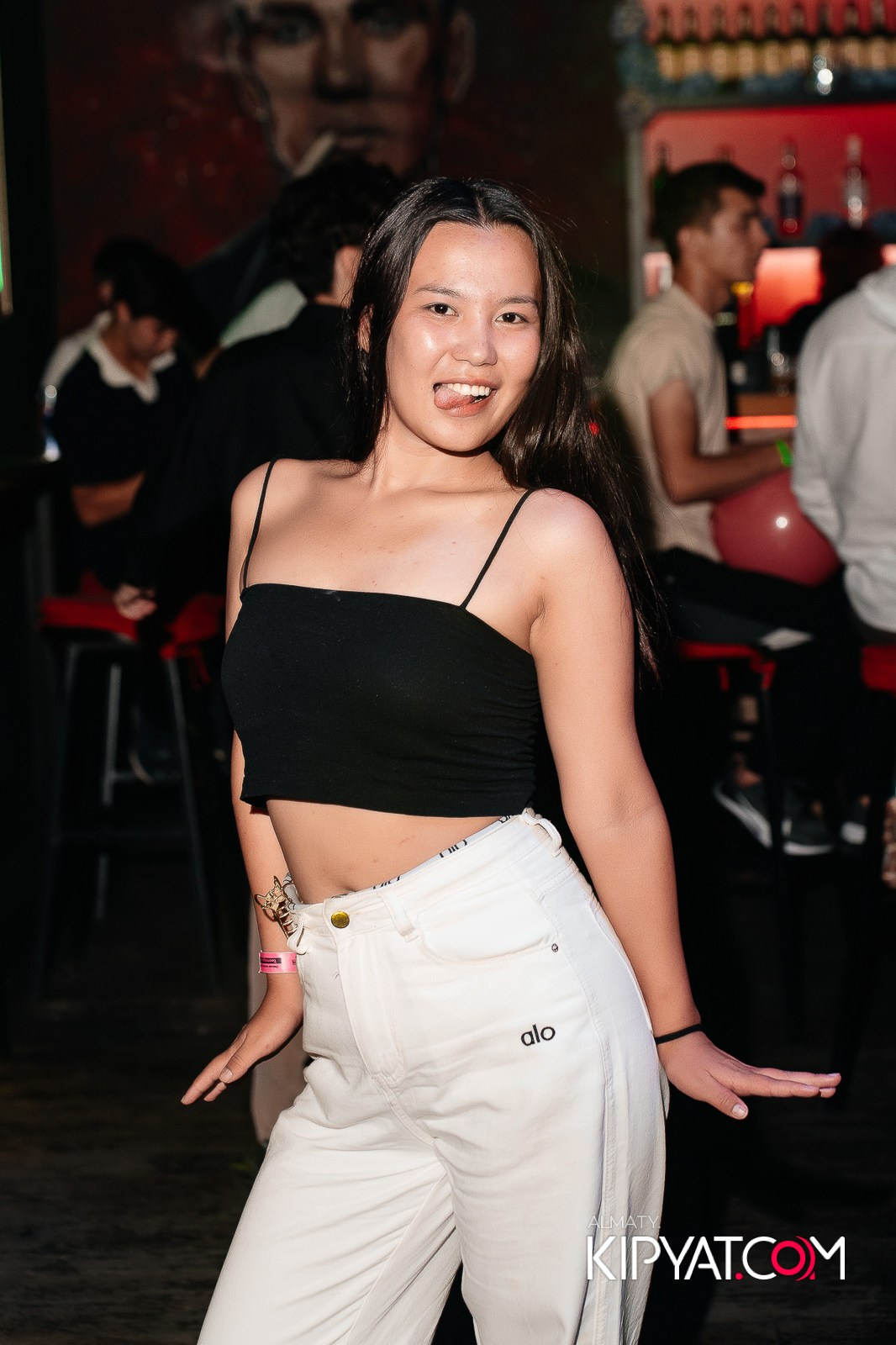 UYAT EMES BAR. КИПЯТКОМ АЛМАТЫ!