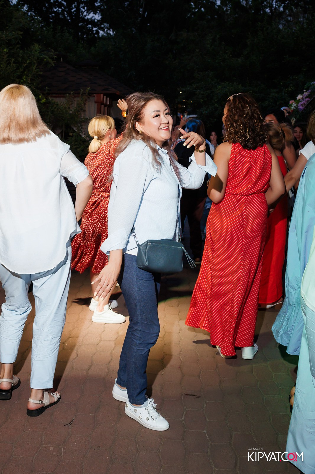 РЕСТОРАН УЧ ЛЯГАН. КИПЯТКОМ АЛМАТЫ!