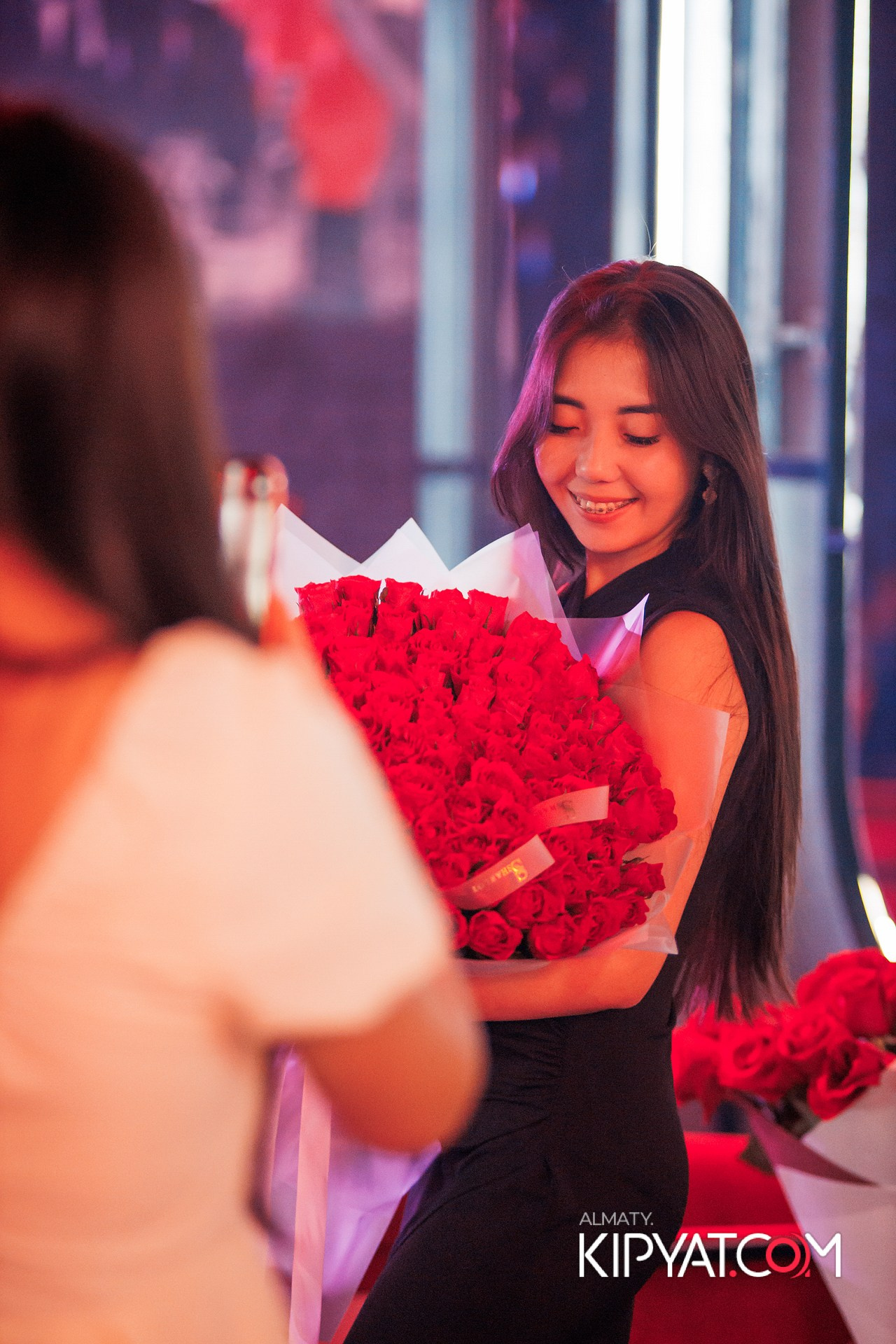 Friends bar & terrace. КИПЯТКОМ АЛМАТЫ!