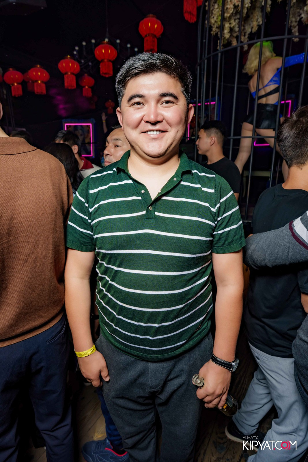 UYAT EMES BAR. КИПЯТКОМ АЛМАТЫ!