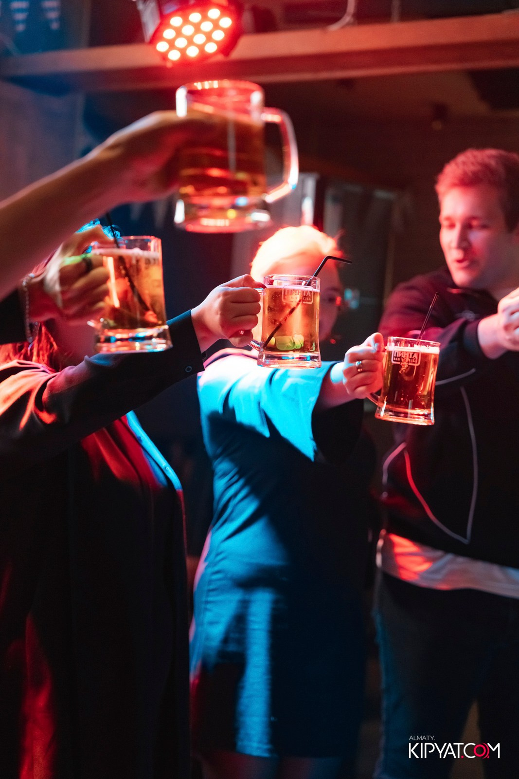 OKTOBERFEST — ПИНТА НА ГОГОЛЯ. КИПЯТКОМ АЛМАТЫ!