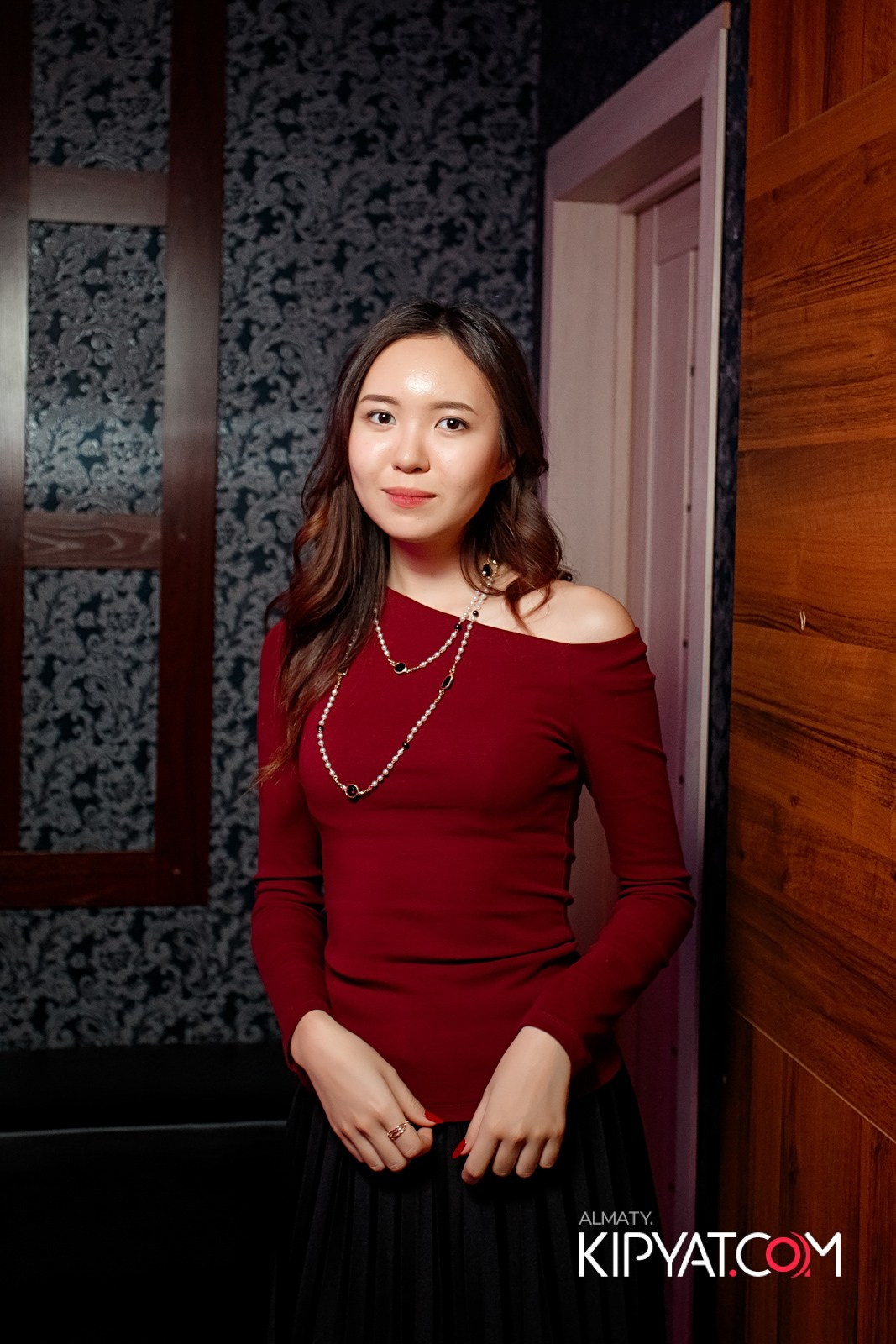 КАРАОКЕ-БАР РОЯЛЬ НА НУРМАКОВА. КИПЯТКОМ АЛМАТЫ!