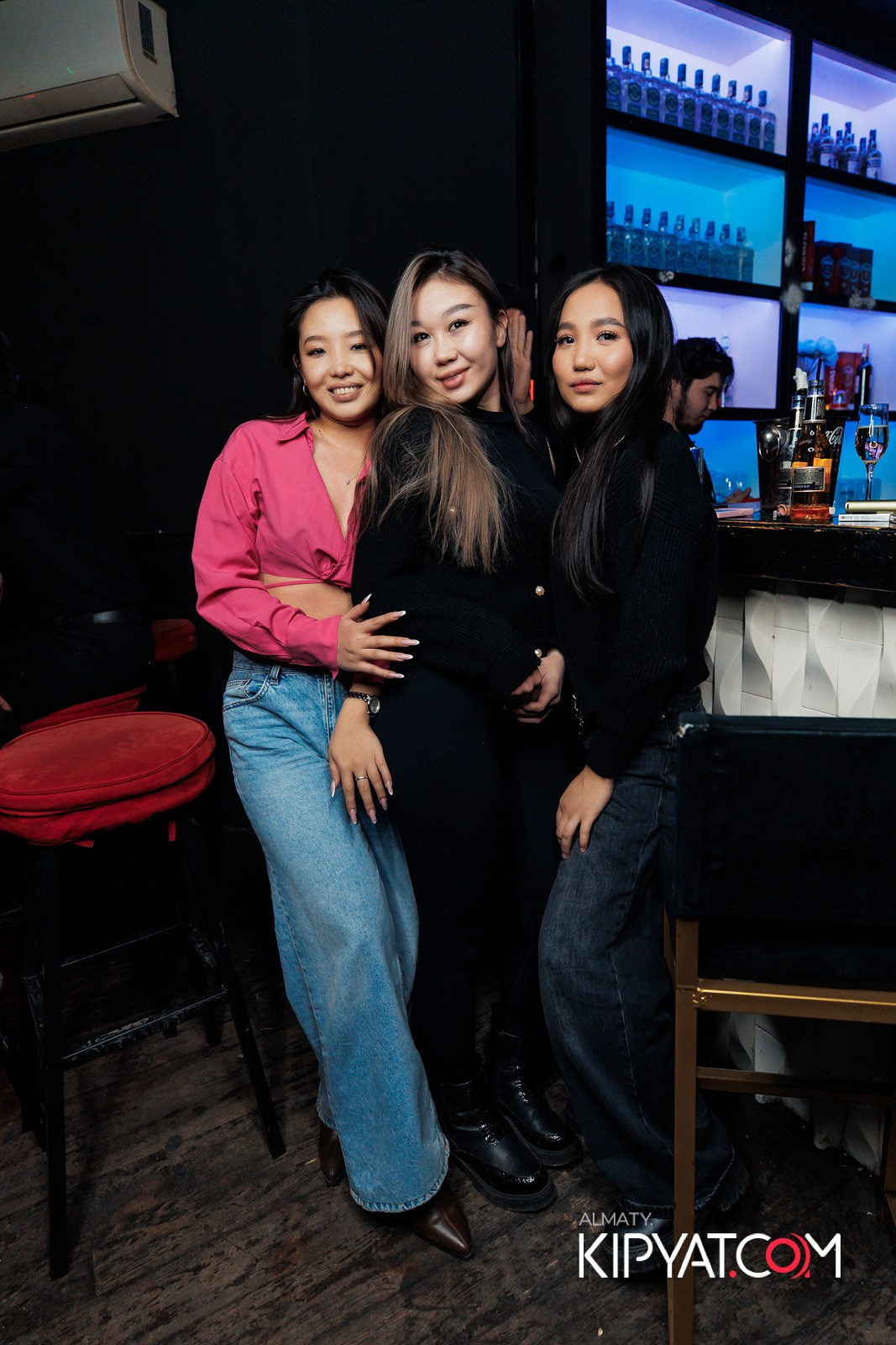 UYAT EMES BAR. КИПЯТКОМ АЛМАТЫ!