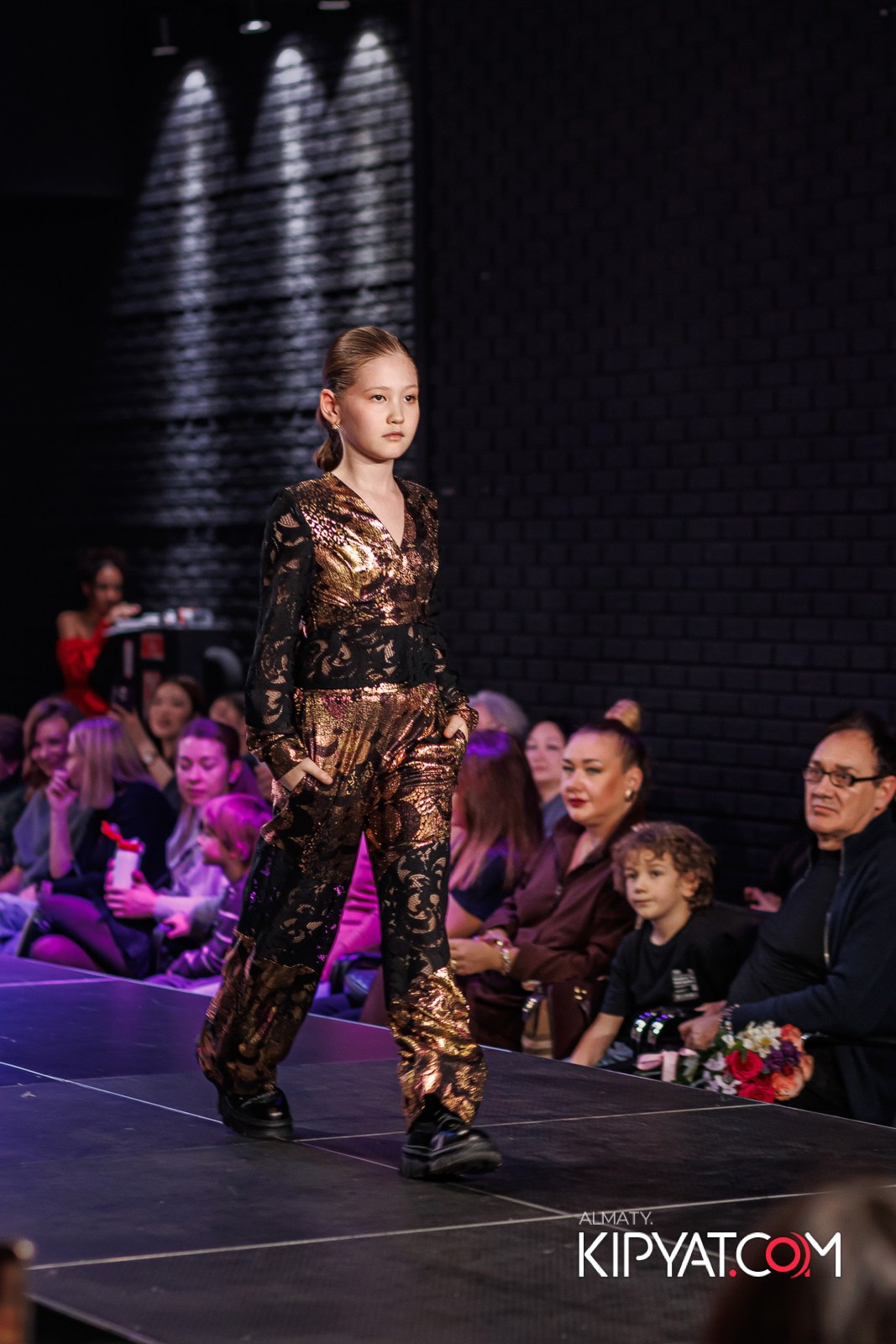 JUNIOR MODELS SHOW В РАМКАХ БЛАГОТВОРИТЕЛЬНОГО ПРОЕКТА МОДА ЗА СЧАСТЬЕ ДЕТЕЙ. КИПЯТКОМ АЛМАТЫ!