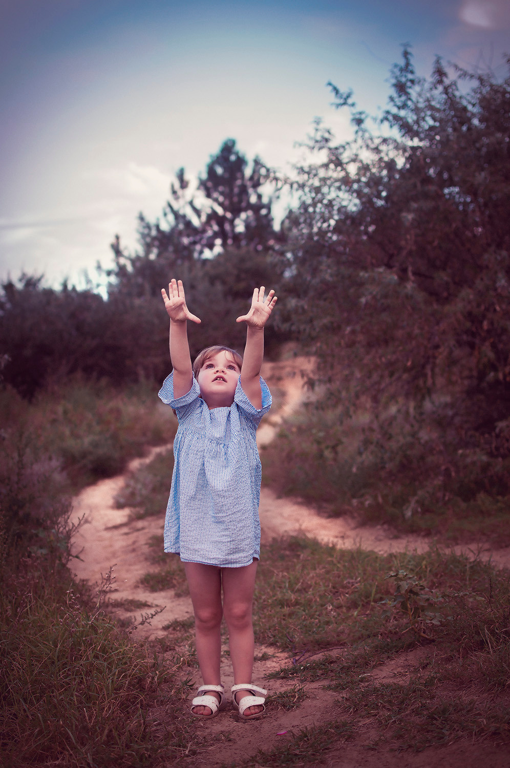 Прогулка сестренок. Семейный и детский фотограф в Москве Алена Прошкина