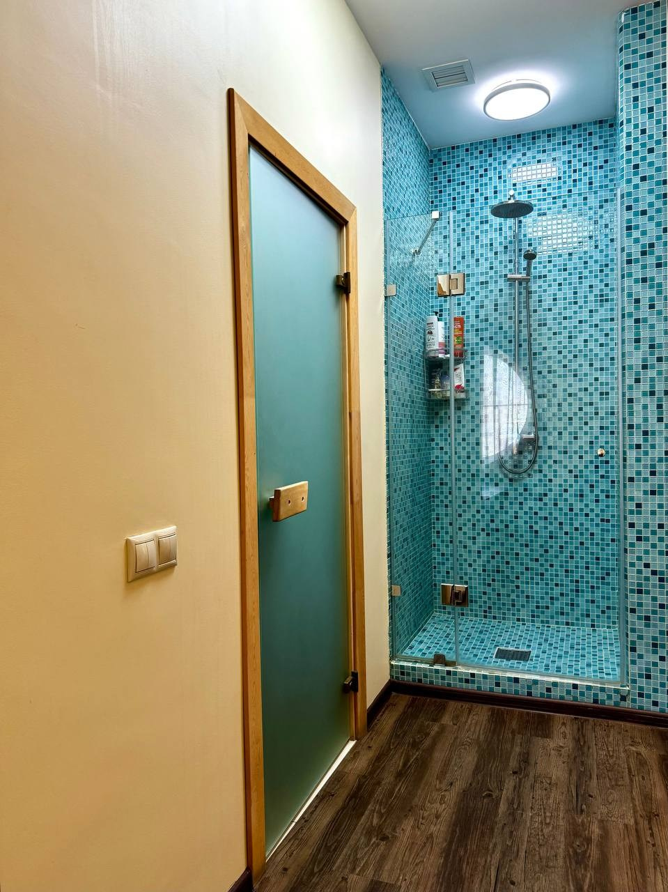 Сауна с джакузи, водопадом, большим и теплым бассейном, хаммамом в ClubHouse в