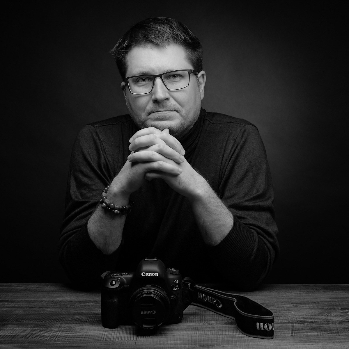 Портрет. Фотограф Антон Швец — Монохромная реальность