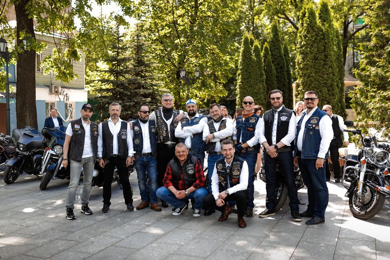 Свадьба байкеров в ресторане «Дворянское гнездо». Kirillova Studio — мастерская декора и событий Юли Кирилловой