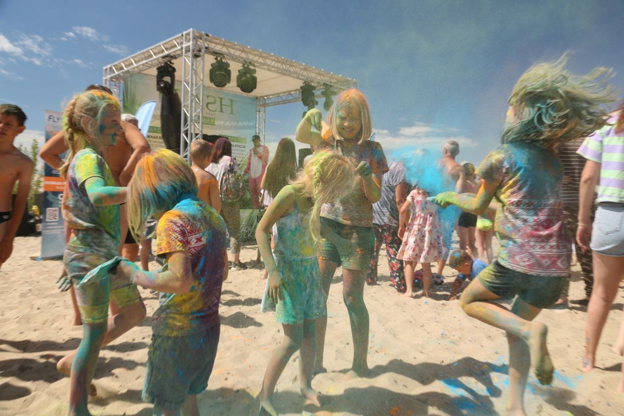 Фестиваль красок в парке Звезда. Портретный и репортажный фотограф. Мыльников Илья