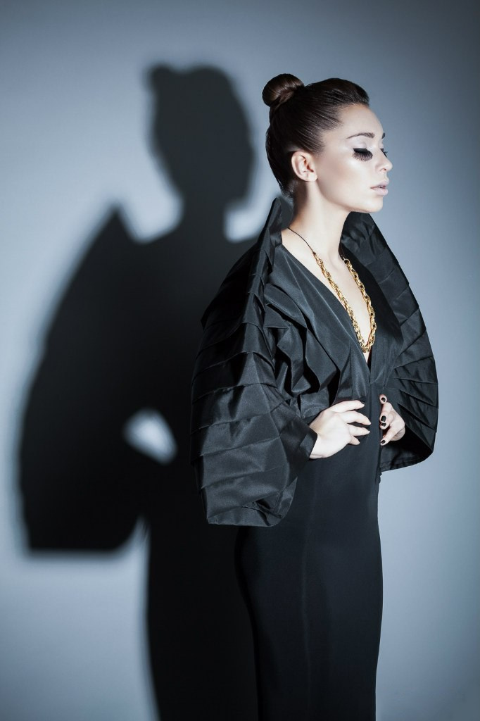 Профессиональный фотограф в Санкт-Петербурге. Рекламная фотосъёмка одежды и аксессуаров. Студийная фотосессия дизайнерской одежды. Портфолио для дизайнера. Показ мод. Фотограф Сергей Пушкин. Фэшн-съёмка. Индивидуальная фотосессия. Мода.