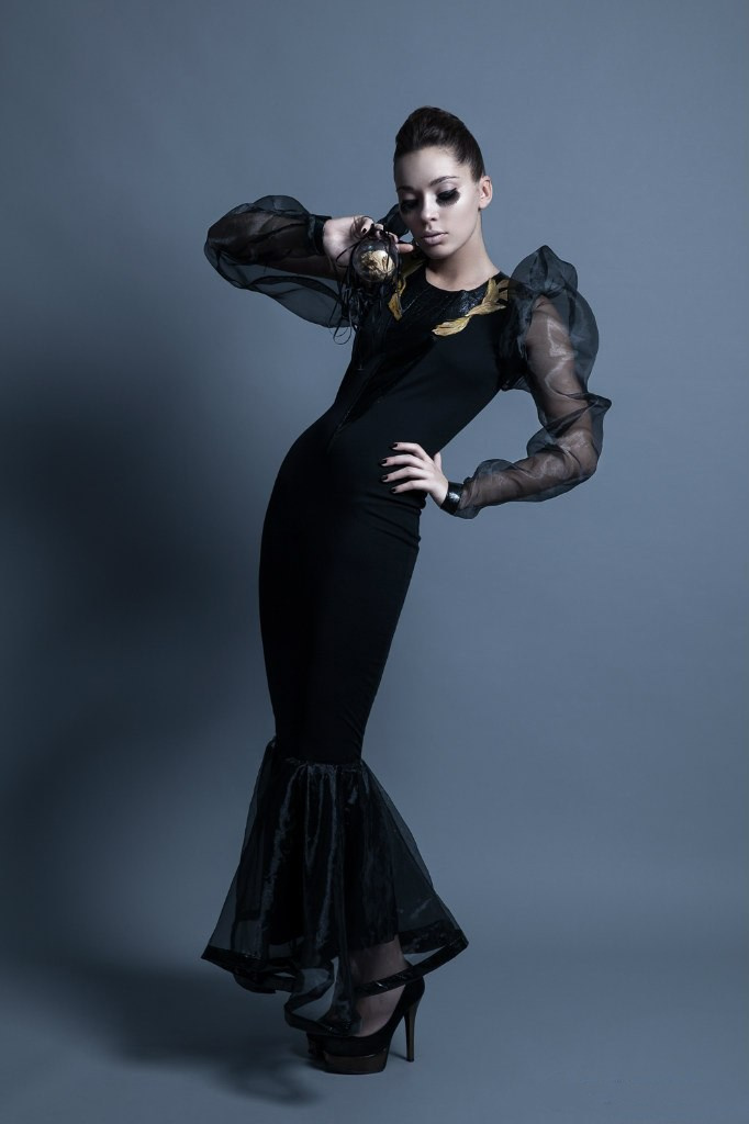 Профессиональный фотограф в Санкт-Петербурге. Рекламная фотосъёмка одежды и аксессуаров. Студийная фотосессия дизайнерской одежды. Портфолио для дизайнера. Показ мод. Фотограф Сергей Пушкин. Фэшн-съёмка. Индивидуальная фотосессия. Мода.