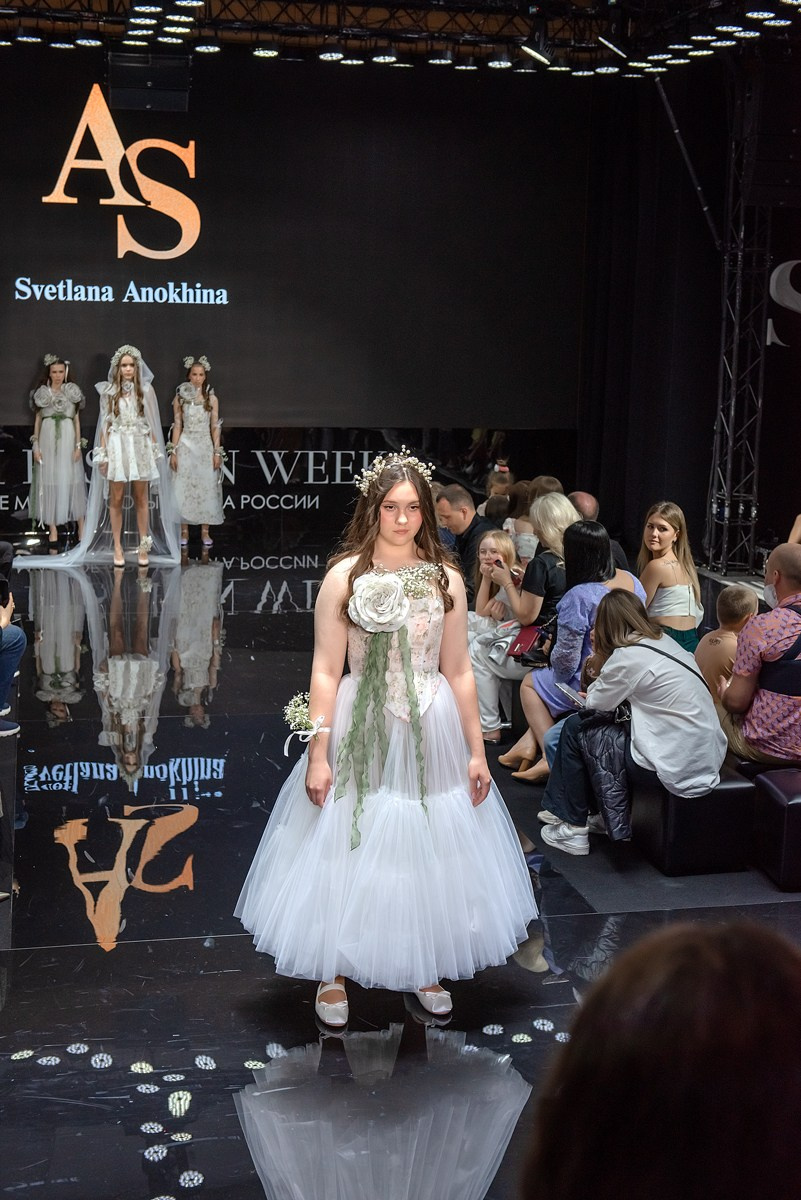 SochiFashionWeek2024 дизайнер Анохина. Семейный и коммерческий фотограф в Сочи Александр Бодунов
