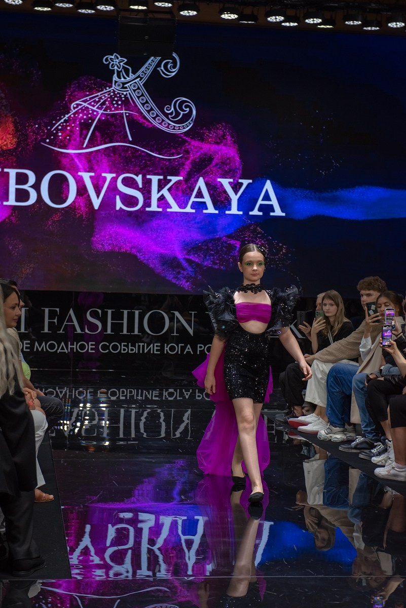 SochiFashionWeek2024 дизайнер Кибовская. Семейный и коммерческий фотограф в Сочи Александр Бодунов