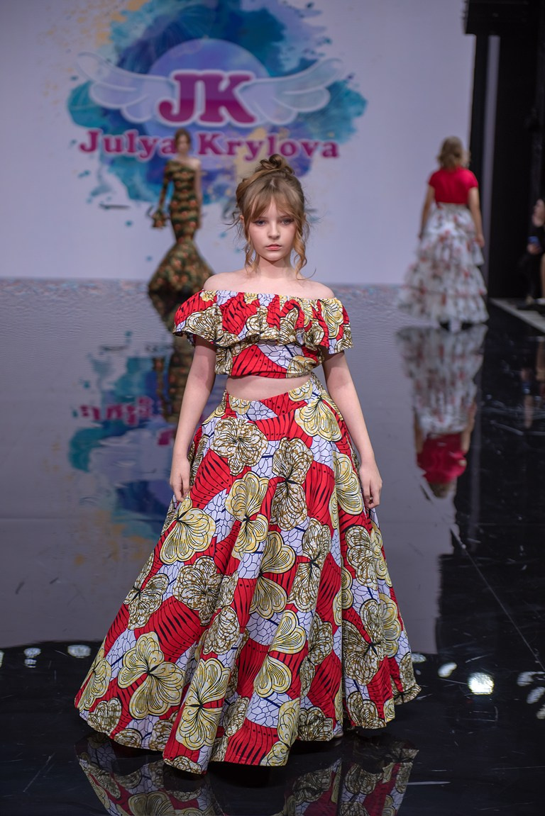 SochiFashionWeek2024 дизайнер Юлия Крылова. Семейный и коммерческий фотограф в Сочи Александр Бодунов