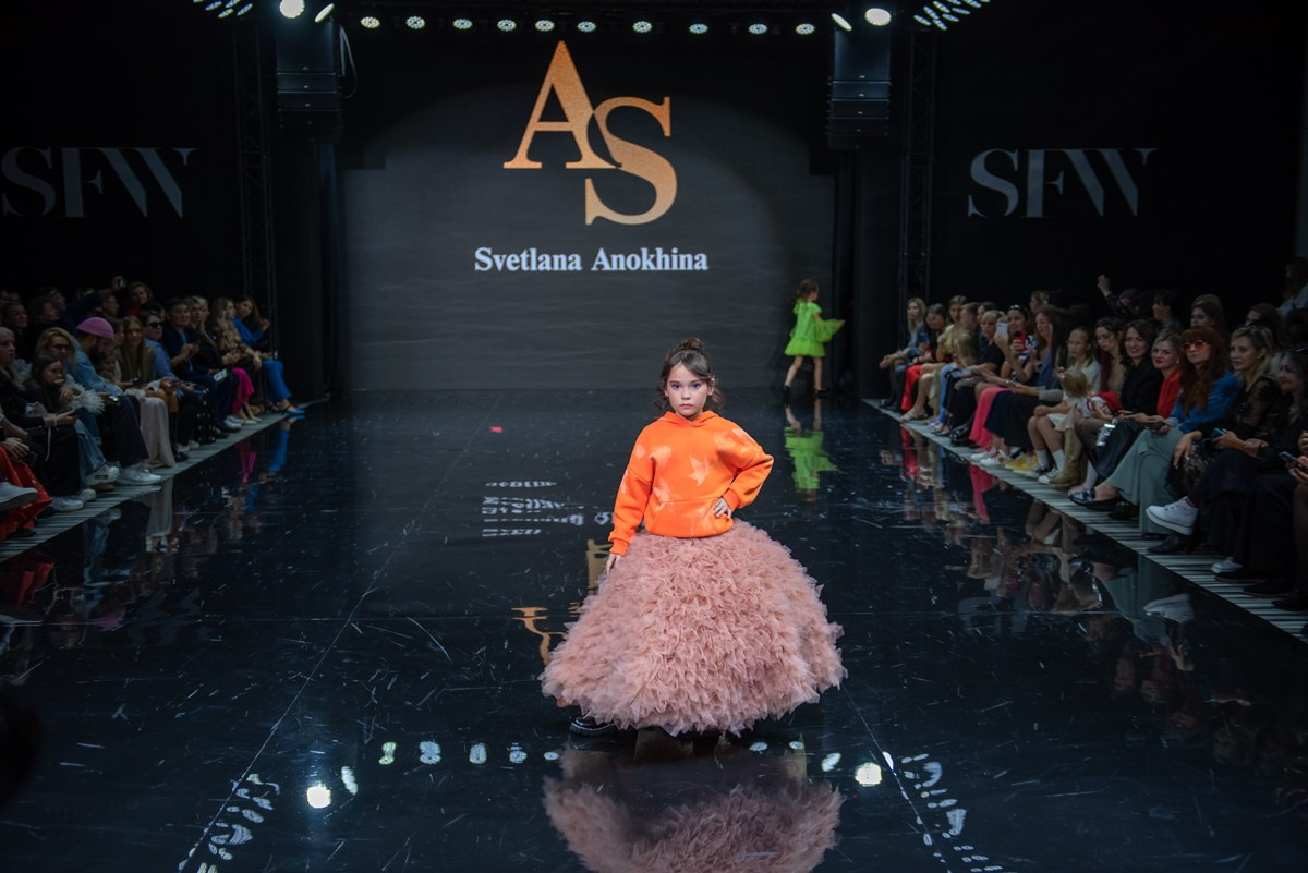 SochiFashionWeek2024 дизайнер Анохина Светлана. Семейный и коммерческий фотограф в Сочи Александр Бодунов