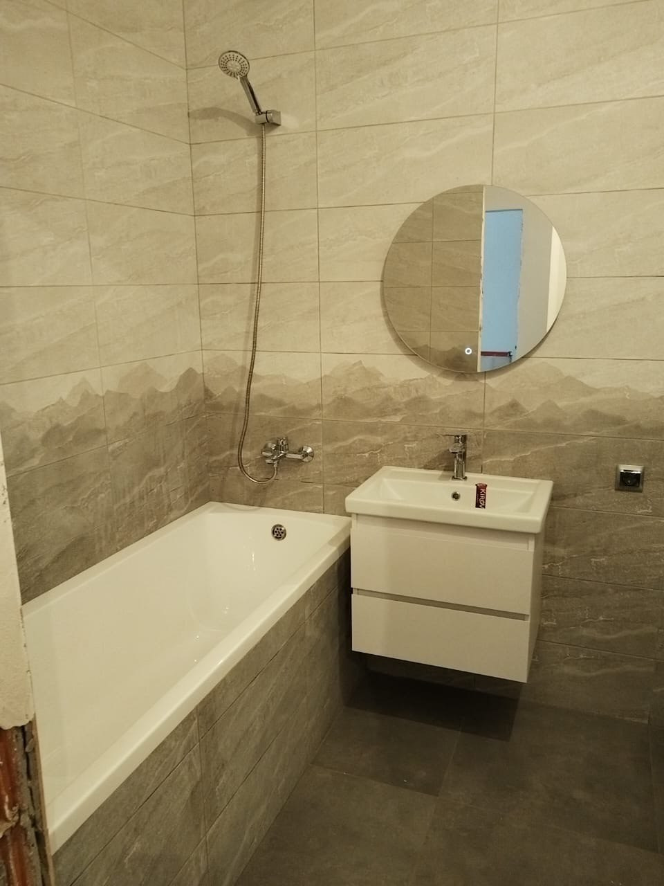 Ванная комната (г. Иннополис, ул. Спортивная, д. 98). Ремонт санузла, туалета, ванной под ключ в Казани. Укладка плитки