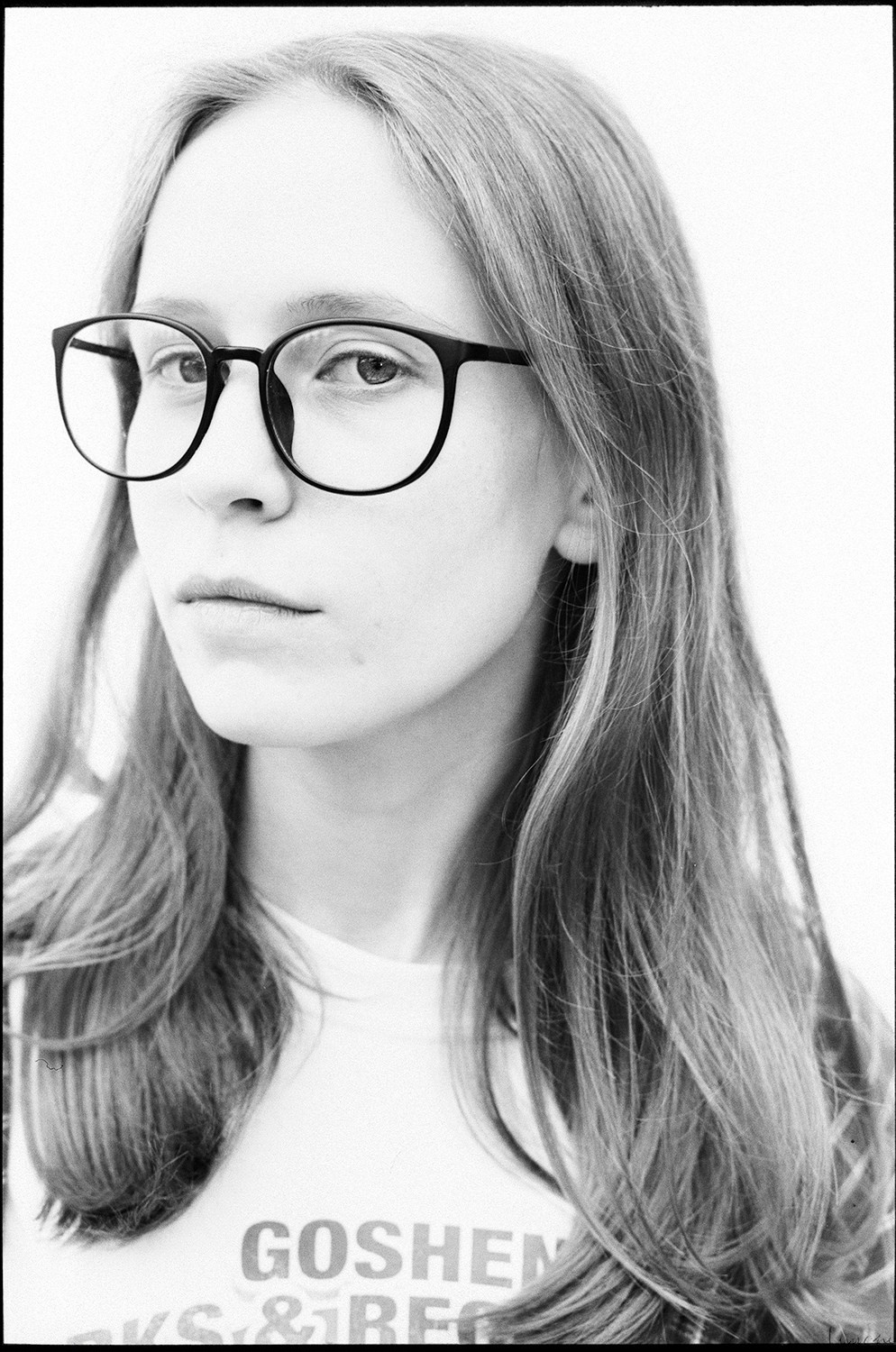 Классическая портретная выездная фотосессия (полевое исследование). Один человек один кадр. Летняя Школа. Дубна. Портретный и художественный фотограф в Москве Пётр Корень