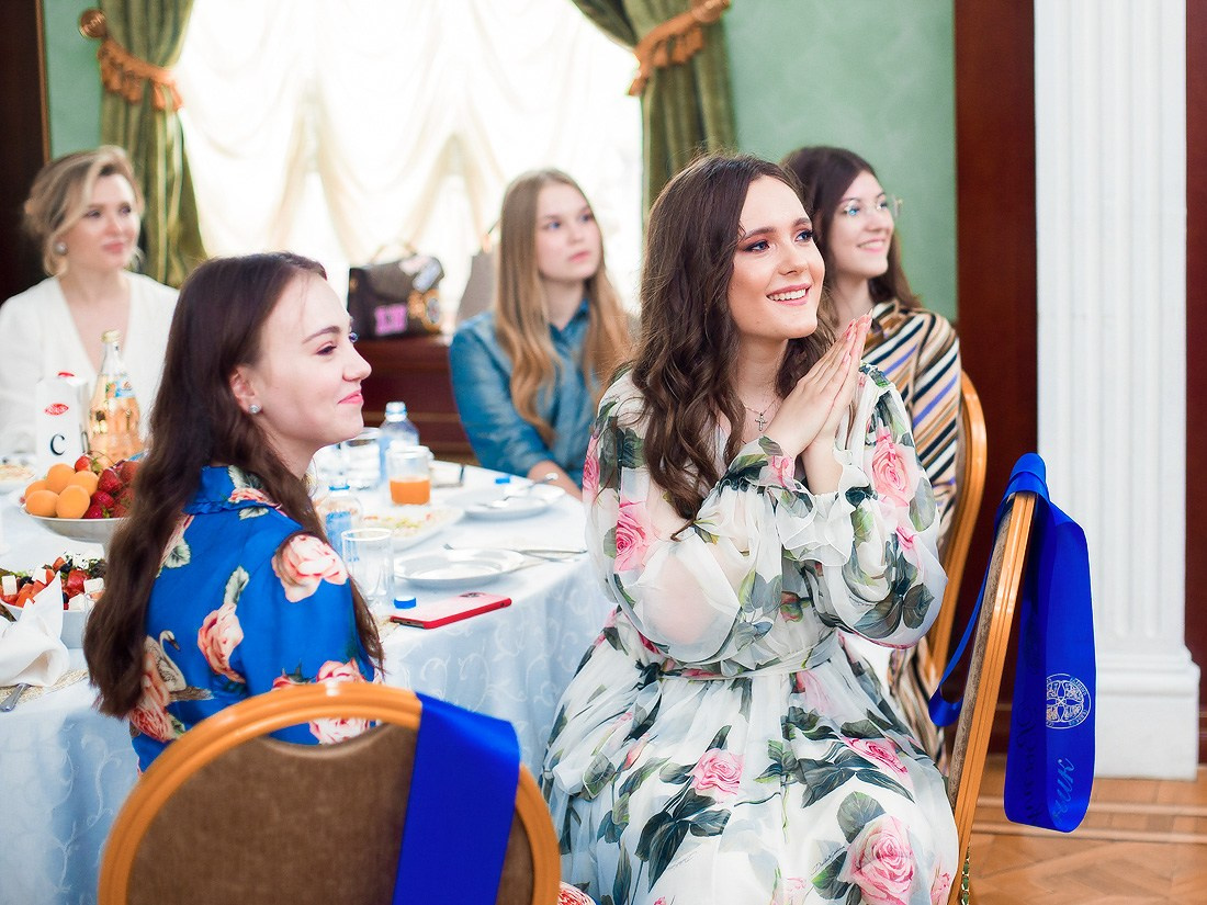 Выпускной в гимназии «Василиада». Репортажный фотограф Борис Геер