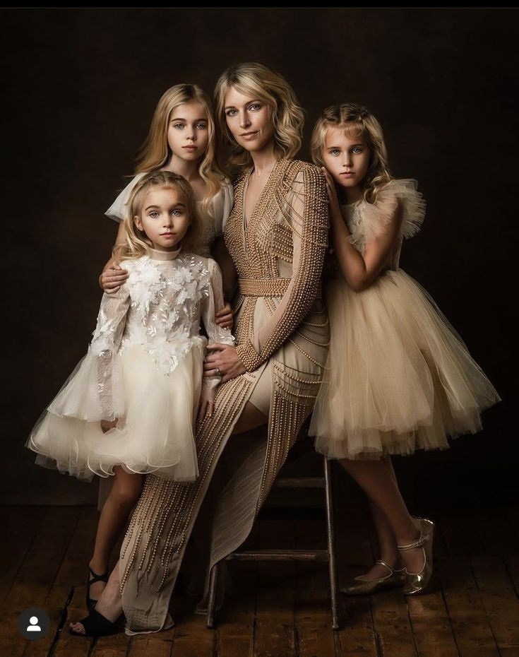 Тренды новогодних съемок 2025. Фотограф в Екатеринбурге Артём Зайнетдинов