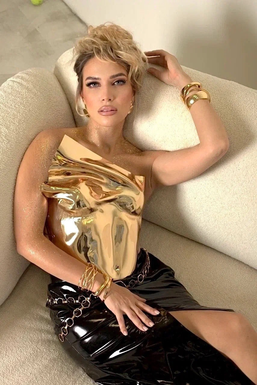 Gold. Персональный стилист Анастасия Фомина