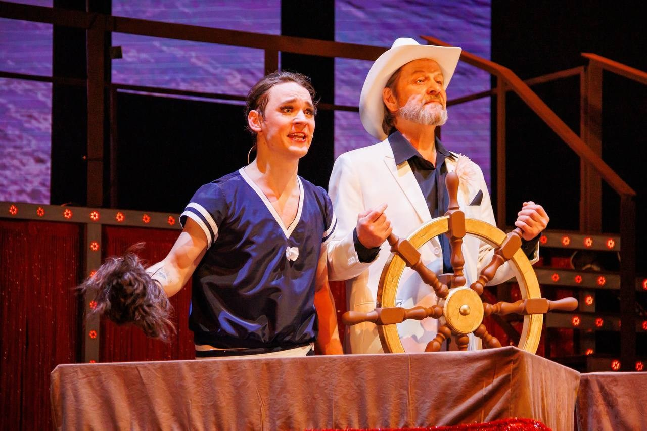 В ДЖАЗЕ ТОЛЬКО ДЕВУШКИ