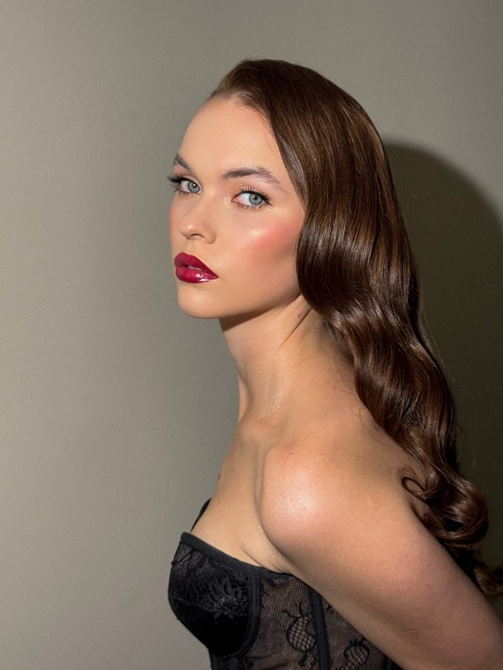 Свадебный визажист и стилист по прическам в Москве