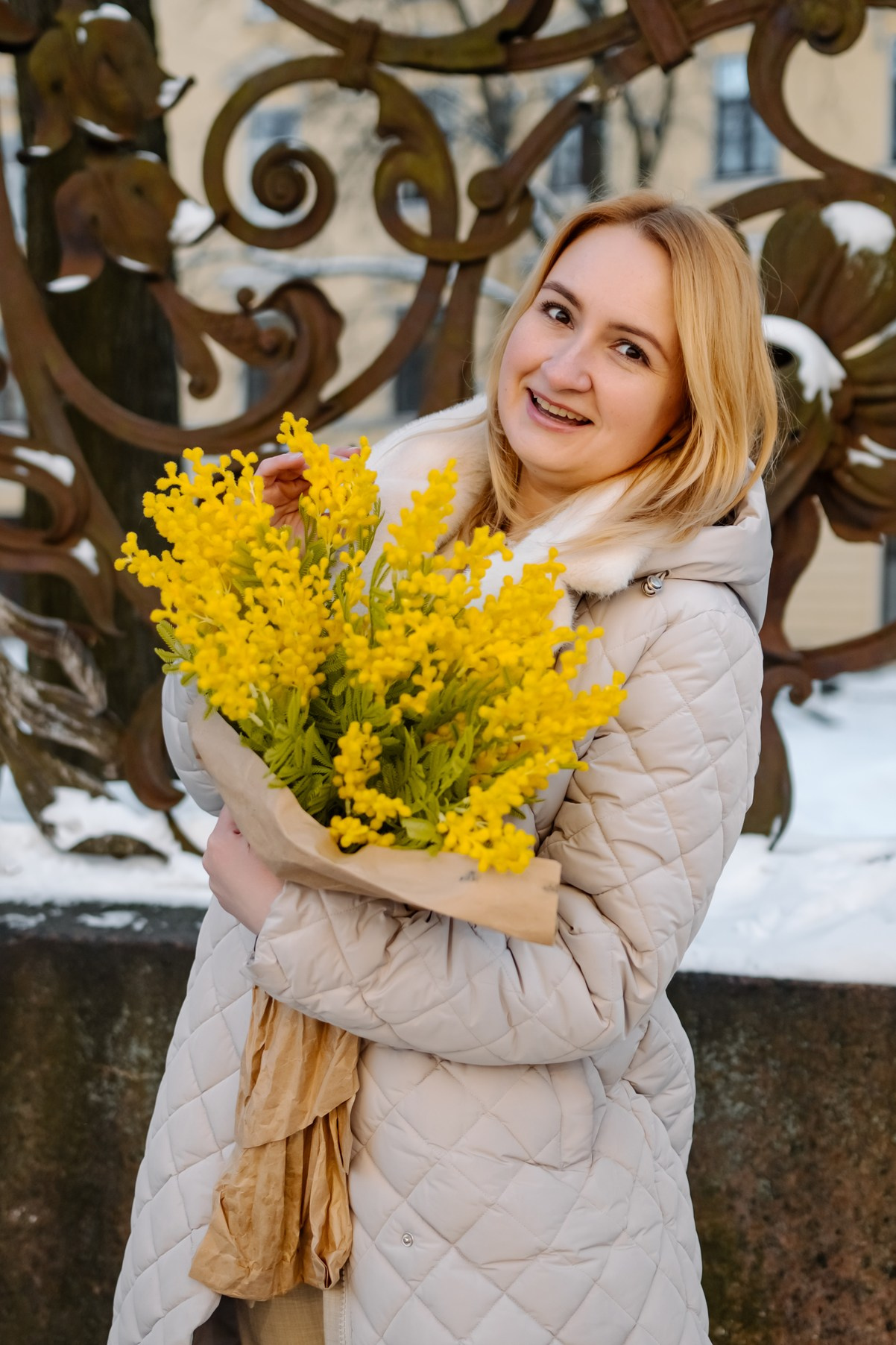 Прогулка с цветами по улицам и каналам. Свадебный и семейный фотограф в Санкт-Петербурге Елена Худякова