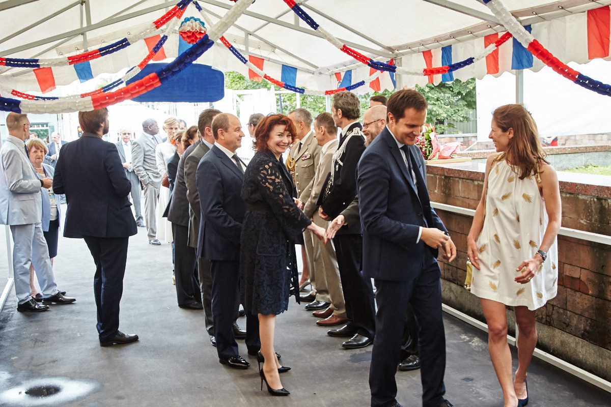 День Независимости в посольстве Франции. Фотохроника для следующих поколений