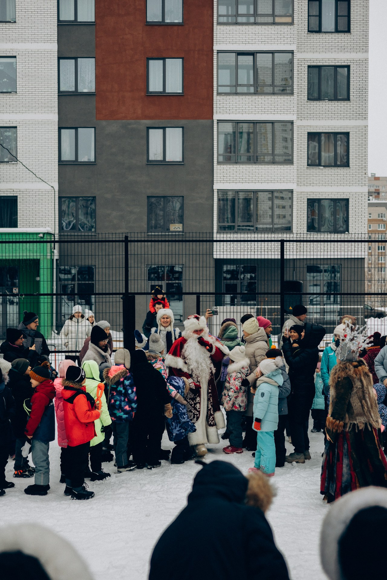 Репортажная съемка про Новогодний праздник для детей. Семейный фотограф в Ижевске Даша Денисова