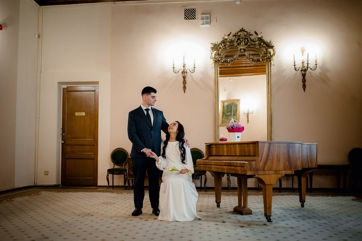 Свадебная фотосессия в ЗАГСе. Свадебный фотограф в Санкт-Петербурге Антон Владимиров