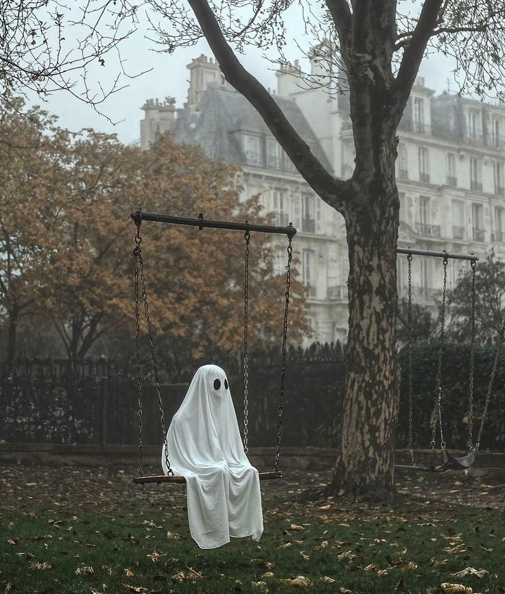 Съемка в образе призрака. Портретный фотограф из Москвы Комбар Елизавета