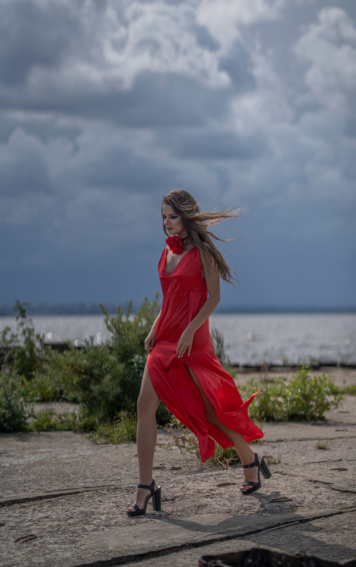 Анна и маяк. Фотограф Сергей Танков