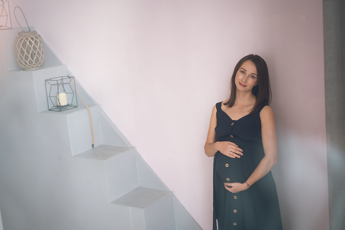 Фотосессия во время беременности в студии в Москве - Анна Бортникова. Видеограф в Москве Анна Бортникова