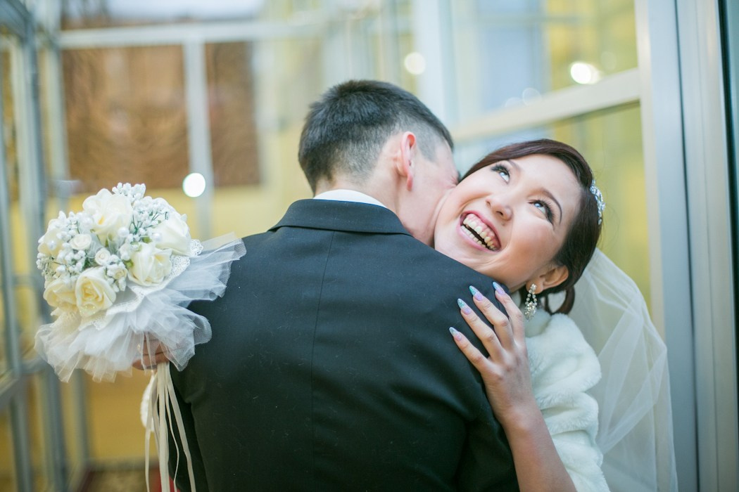 Зимнее свадебное фото. Фотограф Надежда Куин, Якутск