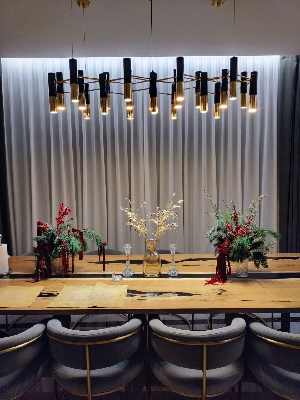 Композиции. Справа моя работа, слева- коллеги