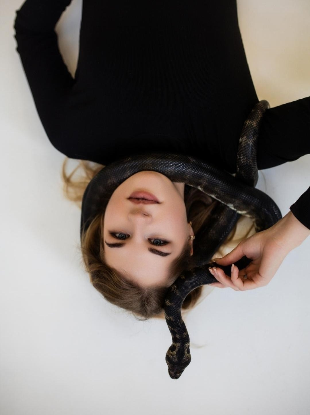 Фотосессии со змейкой. Свадебный и семейный фотограф Виолетта в Липецке