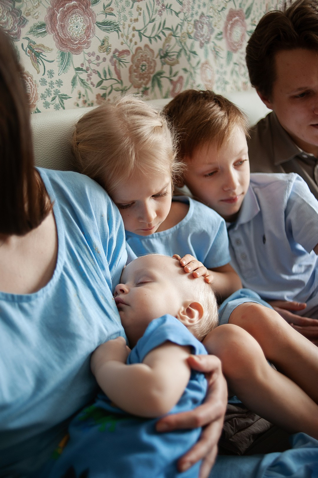 Мама, папа, Андей, Настя, Кирилл и кот. Ваш семейный фотограф