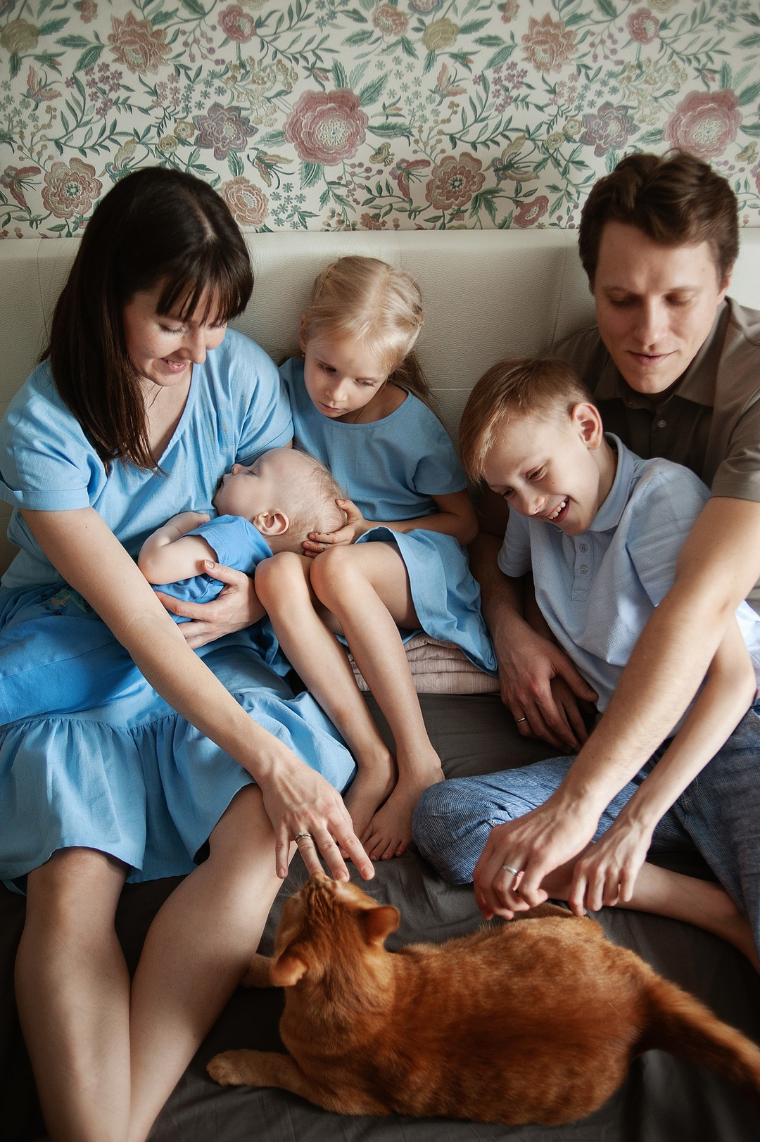 Мама, папа, Андей, Настя, Кирилл и кот. Ваш семейный фотограф