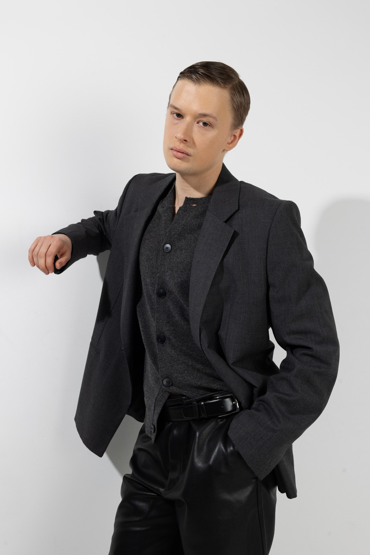 Илья WhitePhotoSchool. Портретный фотограф, контент фотограф, продающие фото в Москве и МО