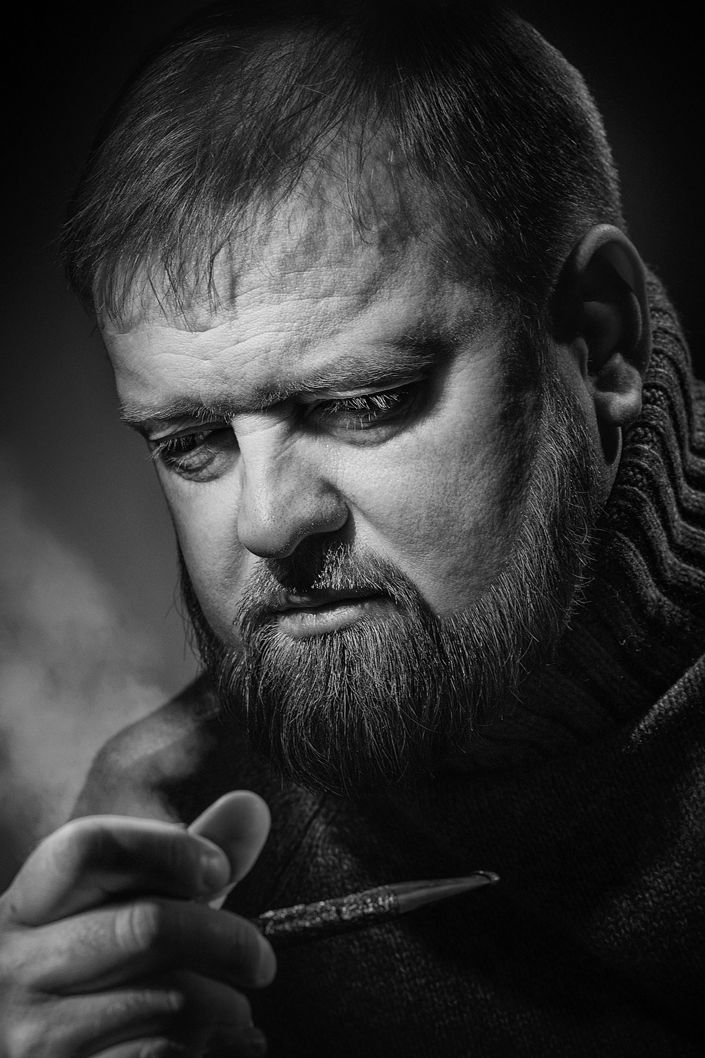 Мужской черно-белый портрет