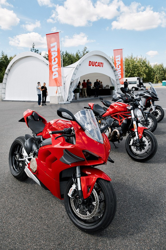 Фотосъёмка мероприятий. Репортажный фотограф в Минске Владимир Чурносов